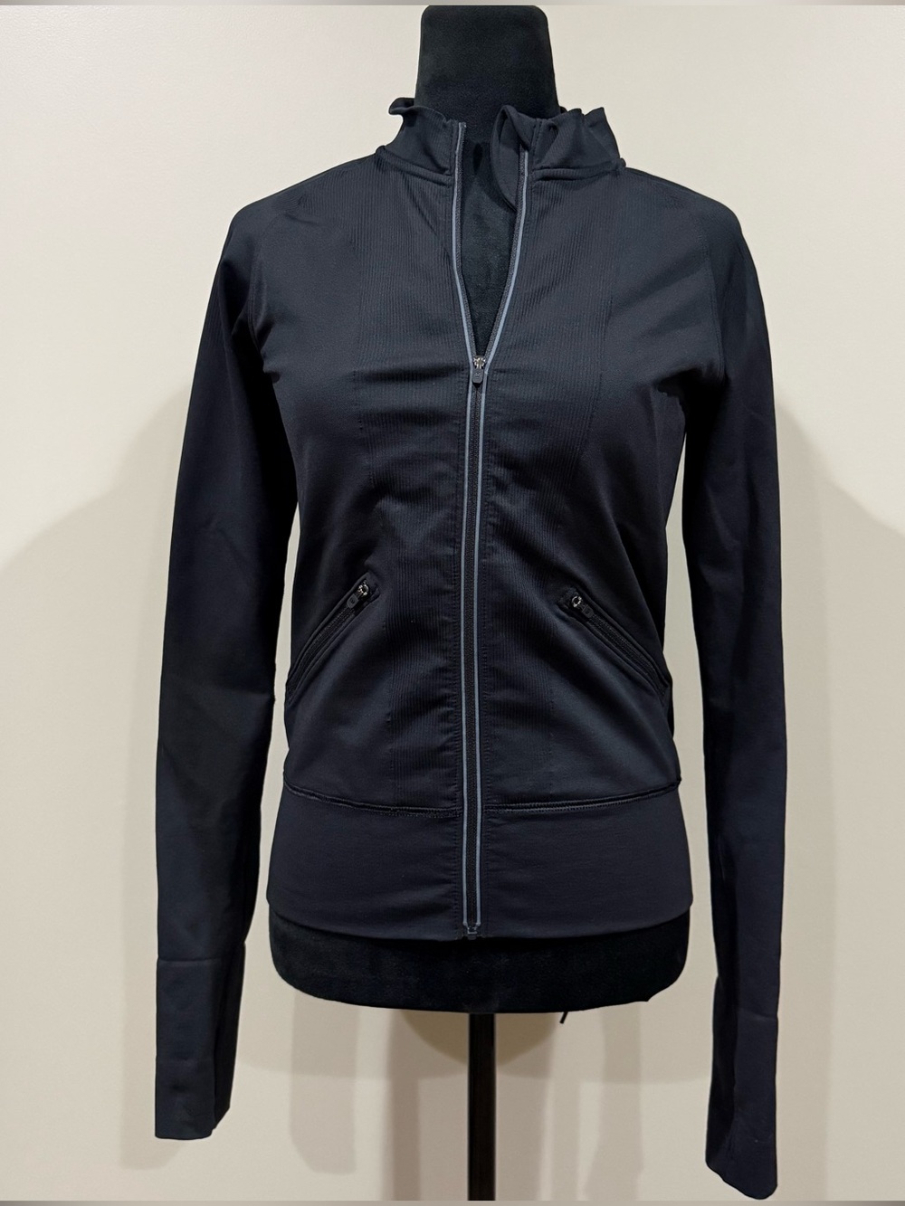 Lululemon Black Open Stride Run Bomber Jacket - Size 8